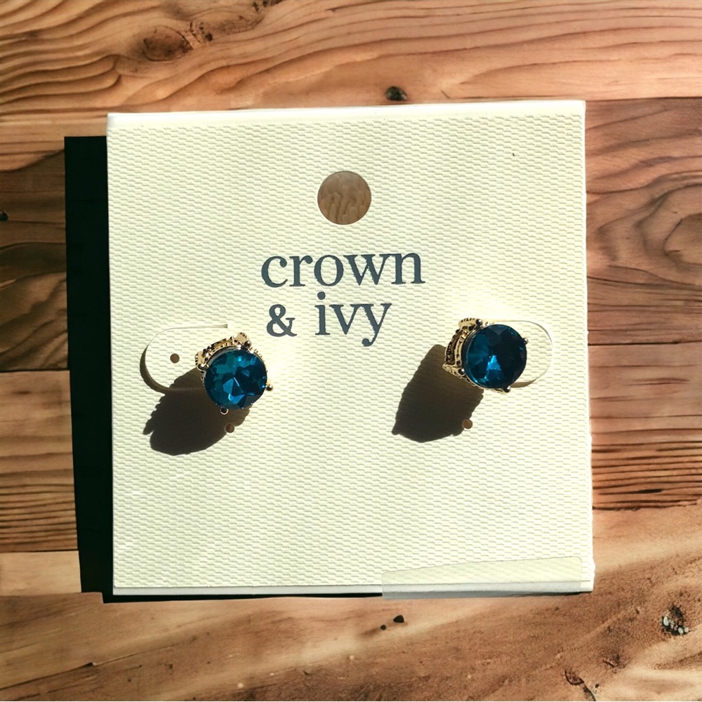 CROWN&IVY RP CAPRI STUDS EARRINGS

Item Condition: New